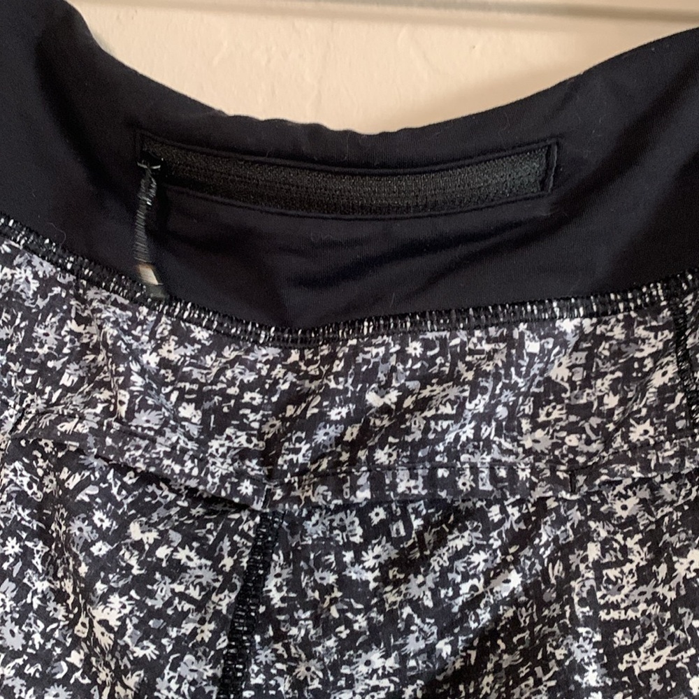 Lululemon Speed Short Daisy Dust Alpine White Black / Black Size 6 - Picture 7 of 8